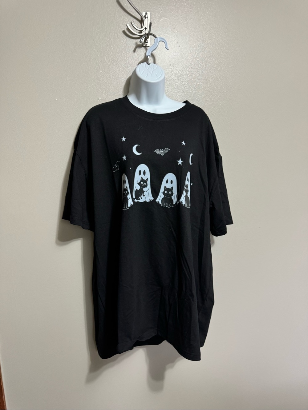 SHEIN Black Ghost & Cat Graphic Short Sleeve Tee